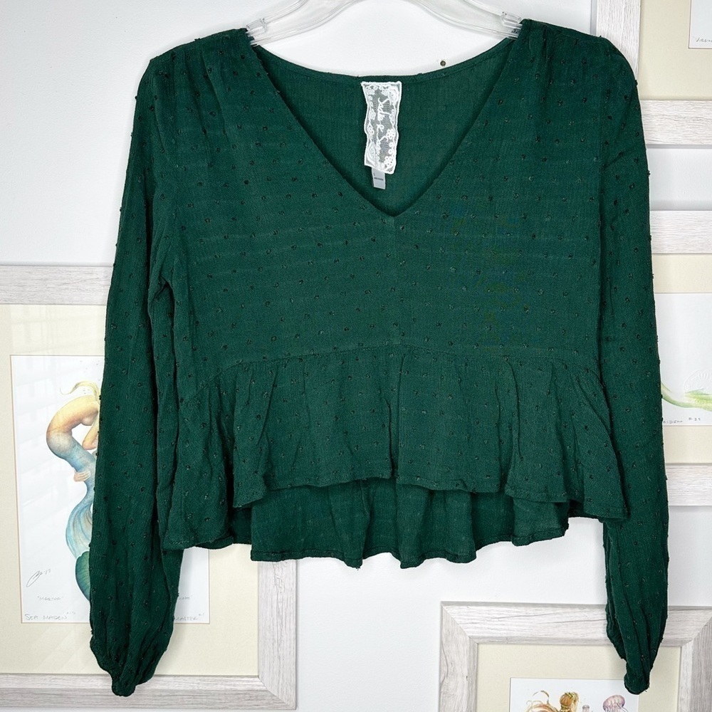 SADIE & Sage Green Swiss Dot Peplum V Neck Cropped Blouse Women’s Size Small